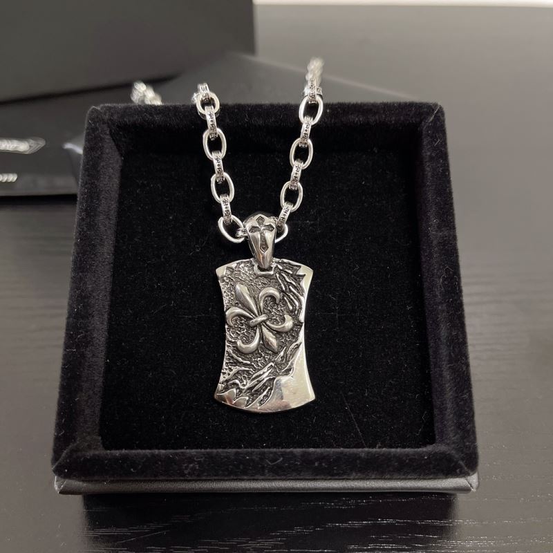Ch**me He**ts necklaces
